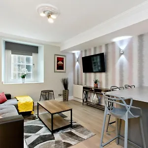  Apartment Ultra Modern, West End Village, Refurbished 1 Bed