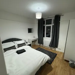 Elegant Estates Humble Abode 5 , Manchester United Kingdom